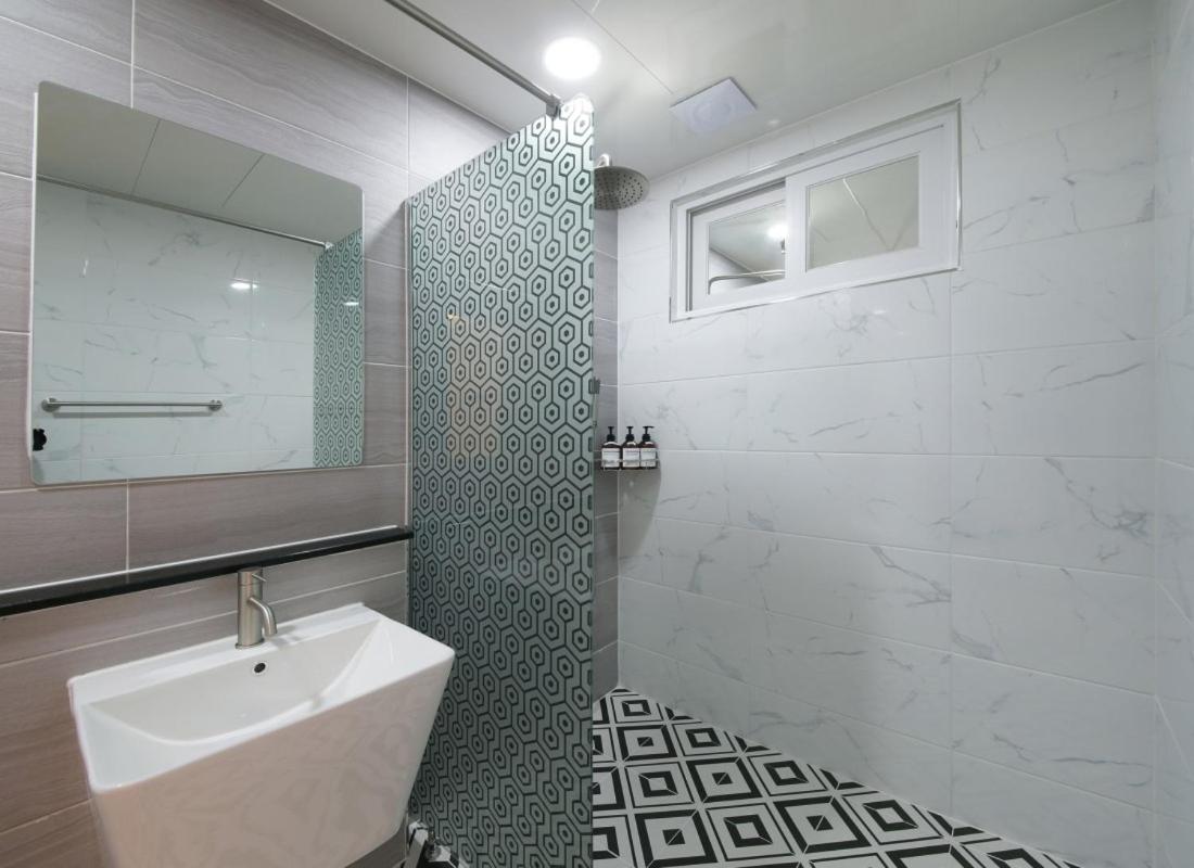 Wj Hotel Pool House Wonju Eksteriør bilde