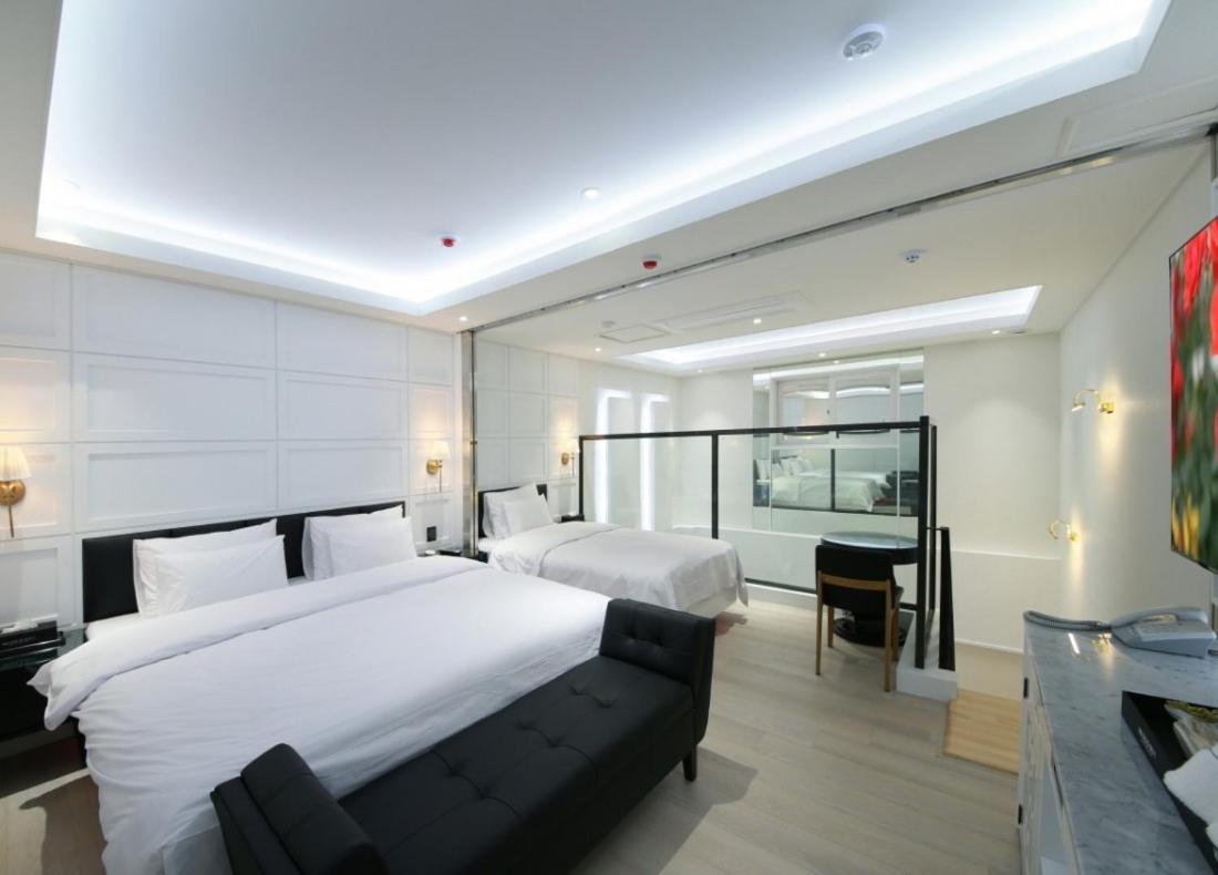 Wj Hotel Pool House Wonju Eksteriør bilde