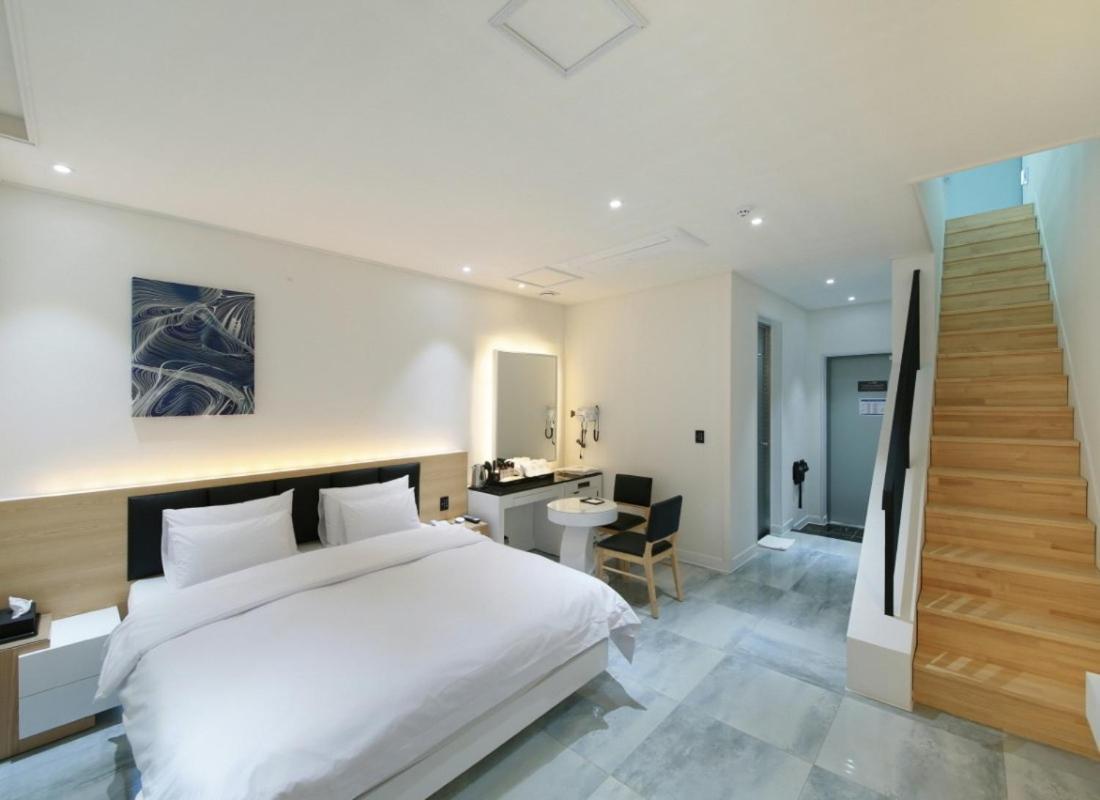 Wj Hotel Pool House Wonju Eksteriør bilde