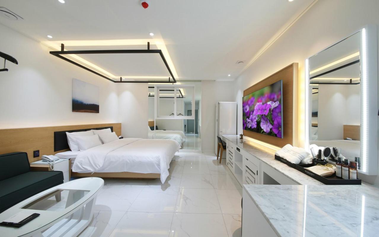 Wj Hotel Pool House Wonju Eksteriør bilde