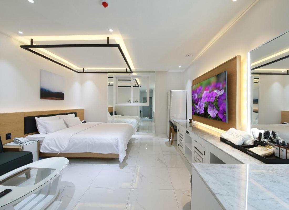 Wj Hotel Pool House Wonju Eksteriør bilde