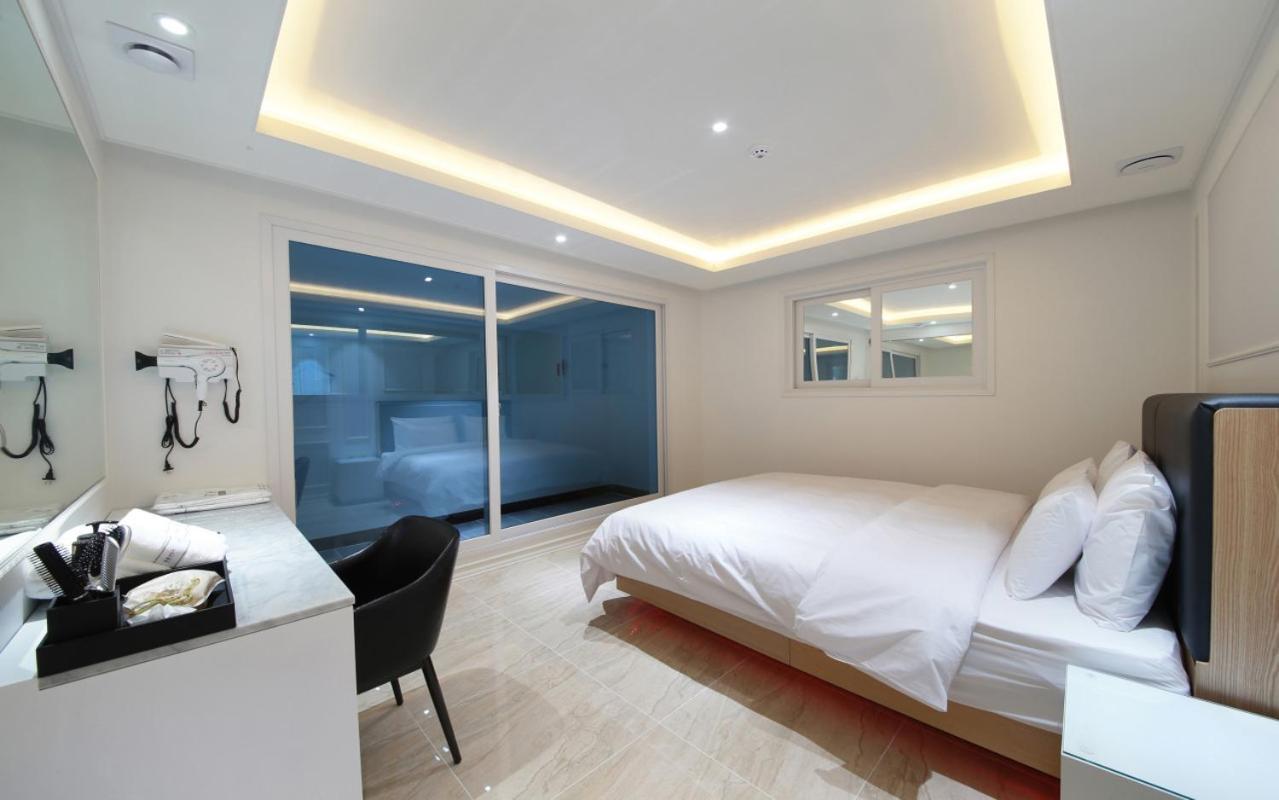 Wj Hotel Pool House Wonju Eksteriør bilde